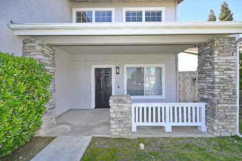 Exterior - 878 N Ash Ave, Clovis, CA 93611 photo 5 of 25