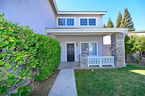 Exterior - 878 N Ash Ave, Clovis, CA 93611 photo 4 of 25