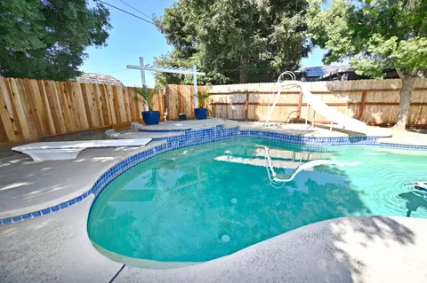 Exterior - 878 N Ash Ave, Clovis, CA 93611 photo 25 of 25