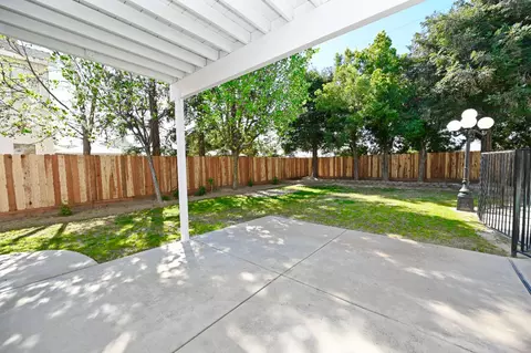 Exterior - 878 N Ash Ave, Clovis, CA 93611 photo 13 of 25