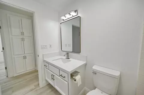 Bath - 878 N Ash Ave, Clovis, CA 93611 photo 2 of 7