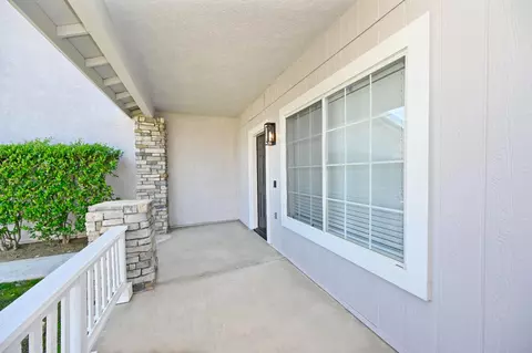 Exterior - 878 N Ash Ave, Clovis, CA 93611 photo 7 of 25