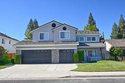 878 N Ash Ave, Clovis, CA 93611