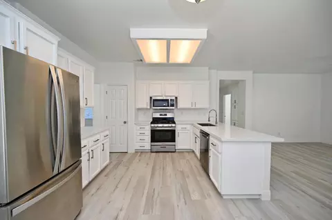 Kitchen - 878 N Ash Ave, Clovis, CA 93611 photo 2 of 9