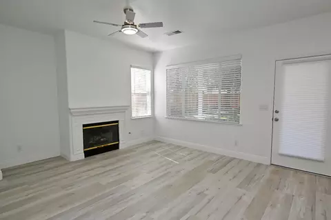 Living - 878 N Ash Ave, Clovis, CA 93611 photo 9 of 15