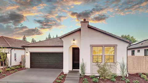 2439 E Okeefe Dr, Fresno, CA 93720