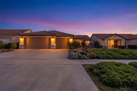 1403 Castoro Way, Hanford, CA 93230