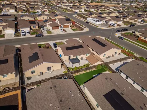 View/Area - 714 Dean Ct, Merced, CA 95341 photo 5 of 6