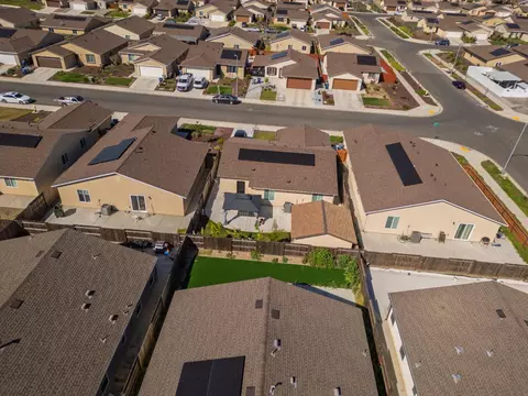 View/Area - 714 Dean Ct, Merced, CA 95341 photo 4 of 6
