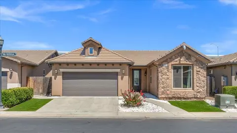 2481 S Via Versilia Dr, Fresno, CA 93727