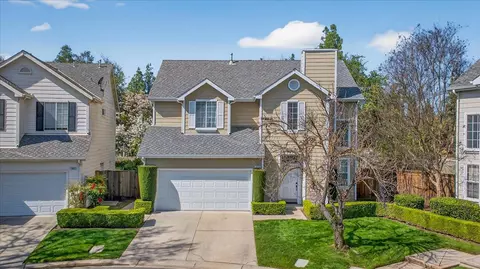 1079 E Monticello Cir, Fresno, CA 93720