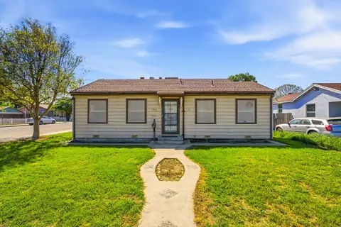 133 Oleander Ave, Lemoore, CA 93245