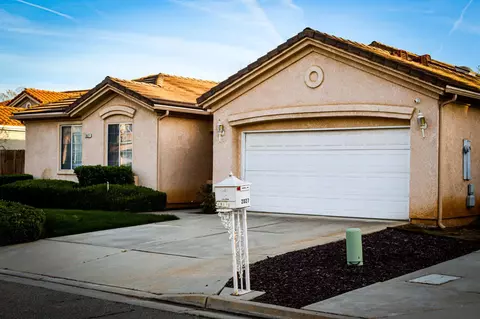2027 Eclipse Ave, Fresno, CA 93720