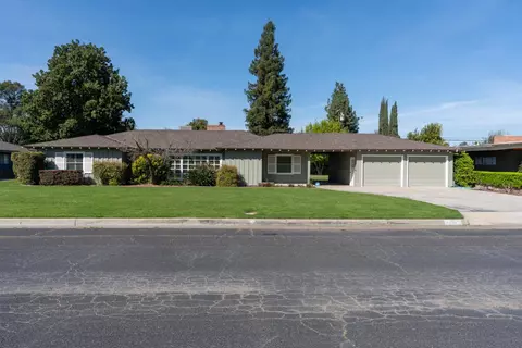 157 N Park Dr, Madera, CA 93637