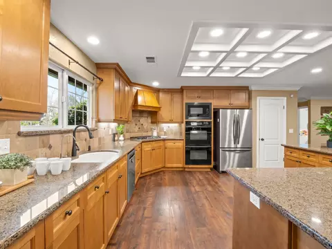Kitchen - 5211 E Shepherd Ave, Clovis, CA 93619 photo 2 of 5