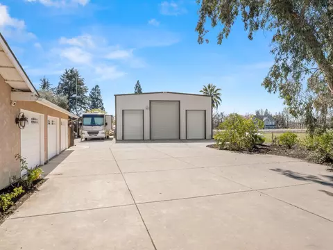 Exterior - 5211 E Shepherd Ave, Clovis, CA 93619 photo 6 of 20