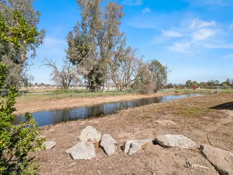 View/Area - 5211 E Shepherd Ave, Clovis, CA 93619 photo 7 of 10