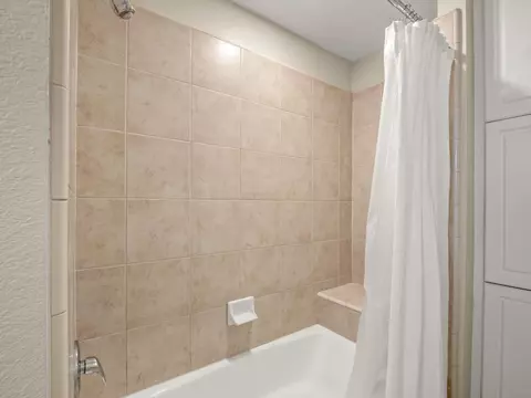 Bath - 5211 E Shepherd Ave, Clovis, CA 93619 photo 7 of 11