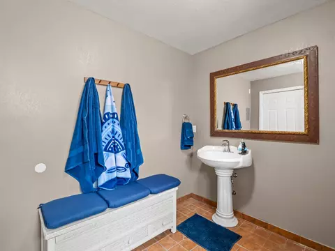 Bath - 5211 E Shepherd Ave, Clovis, CA 93619 photo 11 of 11