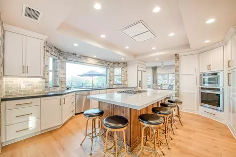 Kitchen - 16115 Deer Path Ln, Clovis, CA 93619 photo 2 of 4