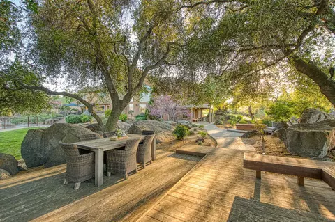 Exterior - 16115 Deer Path Ln, Clovis, CA 93619 photo 12 of 18