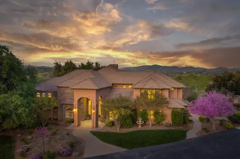 16115 Deer Path Ln, Clovis, CA 93619