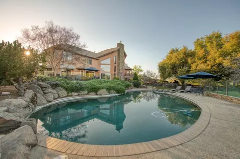 Exterior - 16115 Deer Path Ln, Clovis, CA 93619 photo 18 of 18
