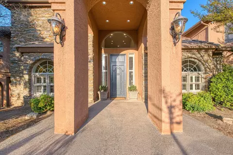 Entry Way - 16115 Deer Path Ln, Clovis, CA 93619 photo 3 of 4