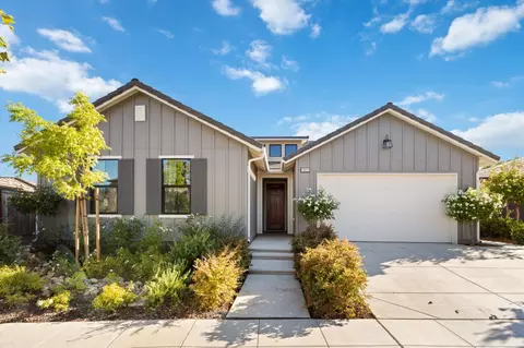 1022 Moonrise Way, Madera, CA 93636
