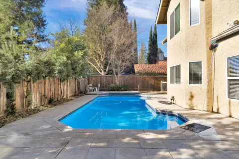 Exterior - 2034 Wrenwood Ave, Clovis, CA 93611 photo 4 of 4