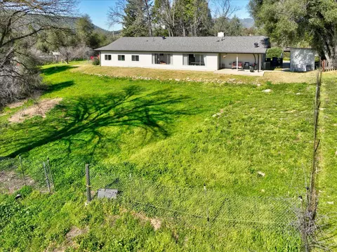 Exterior - 45430 Lauri Ln, Oakhurst, CA 93644 photo 10 of 13