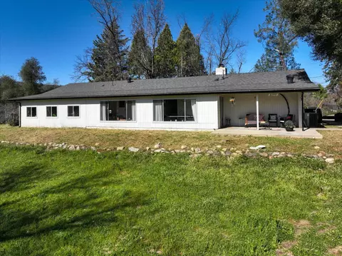 Exterior - 45430 Lauri Ln, Oakhurst, CA 93644 photo 8 of 13