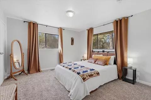 Bedroom - 45430 Lauri Ln, Oakhurst, CA 93644 photo 2 of 5