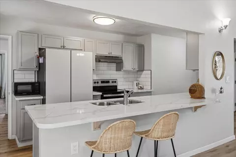 Kitchen - 45430 Lauri Ln, Oakhurst, CA 93644 photo 1 of 5