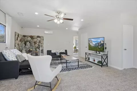 Living - 45430 Lauri Ln, Oakhurst, CA 93644 photo 6 of 7