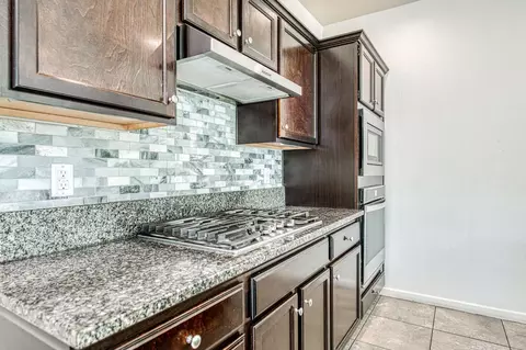 Kitchen - 1286 Piazza Ln, Clovis, CA 93612 photo 3 of 4