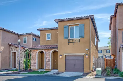 1286 Piazza Ln, Clovis, CA 93612