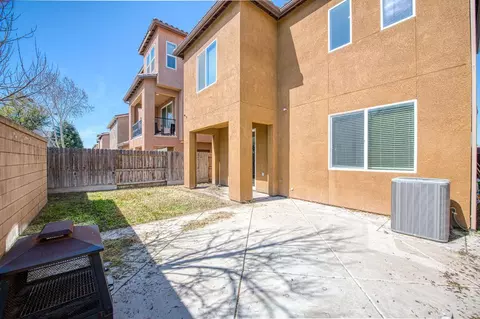 Exterior - 1286 Piazza Ln, Clovis, CA 93612 photo 6 of 6