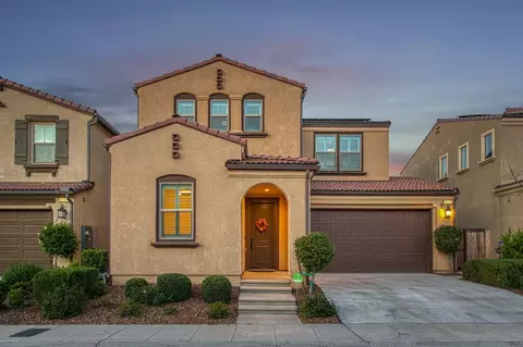 4435 Horizon Dr, Madera, CA 93636