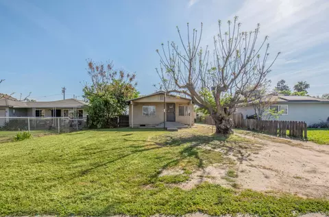330 Harrison Ave, Sanger, CA 93657