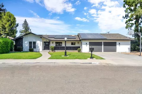 2482 Country Clb, Selma, CA 93662