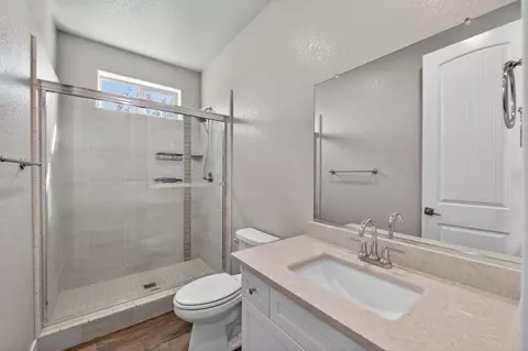 Bath - 2997 Trenton Ave, Clovis, CA 93619 photo 1 of 2