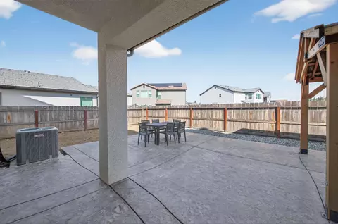 Exterior - 2997 Trenton Ave, Clovis, CA 93619 photo 5 of 10