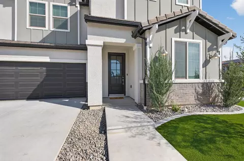 Exterior - 2997 Trenton Ave, Clovis, CA 93619 photo 4 of 10