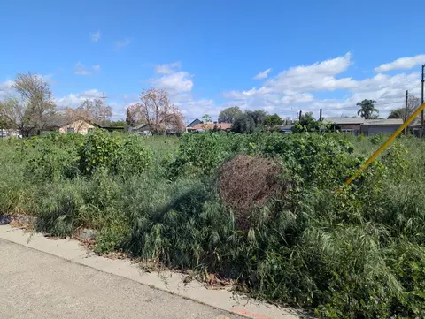 912 L St, Sanger, CA 93657 photo 3