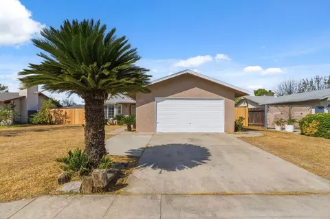 2916 Miami Ave, Clovis, CA 93611