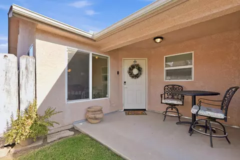208 Riverside Ave, Chowchilla, CA 93610