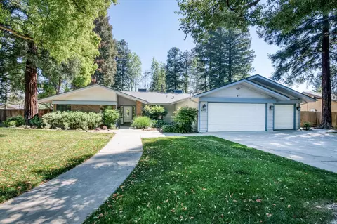 6702 N Dolores Ave, Fresno, CA 93711