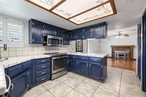 Kitchen - 3074 Burgan Ave, Clovis, CA 93611 photo 1 of 1