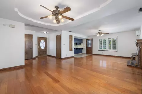 Living - 3074 Burgan Ave, Clovis, CA 93611 photo 1 of 4